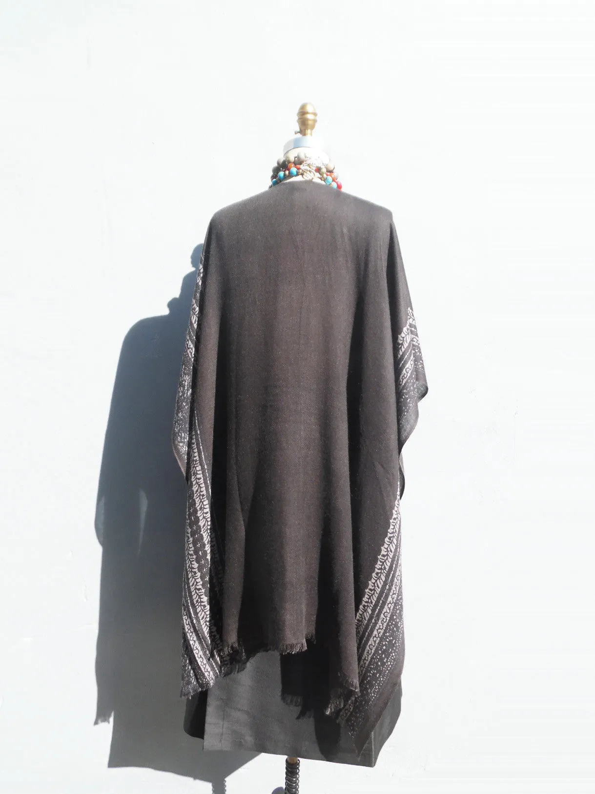 Cape Shawl Silk And Cashmere Charcoal Silver