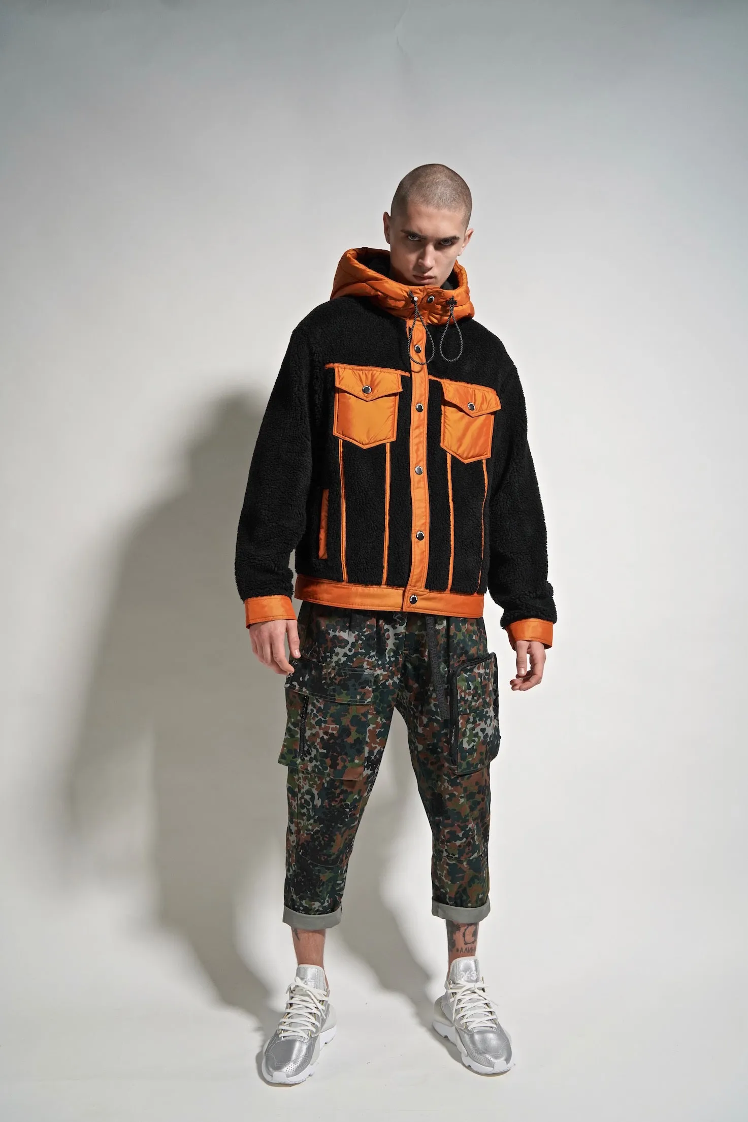 SHERPA TRUCKER JACKET BLACK/ORANGE